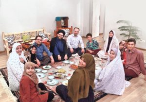 همباشی، حریم خصوصی و جامعه - هویت جمعی خانواده